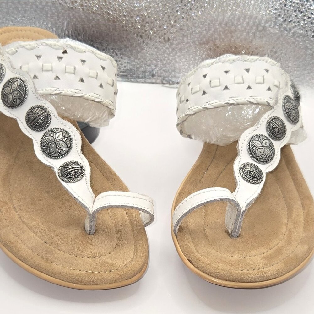 Minnetonka Women's White Thong Studded Wedge Sandals Size 8